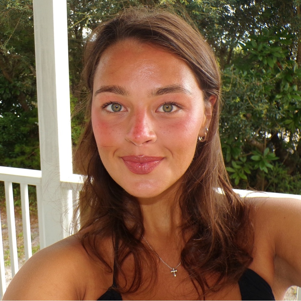 Meet your Posher, Ava